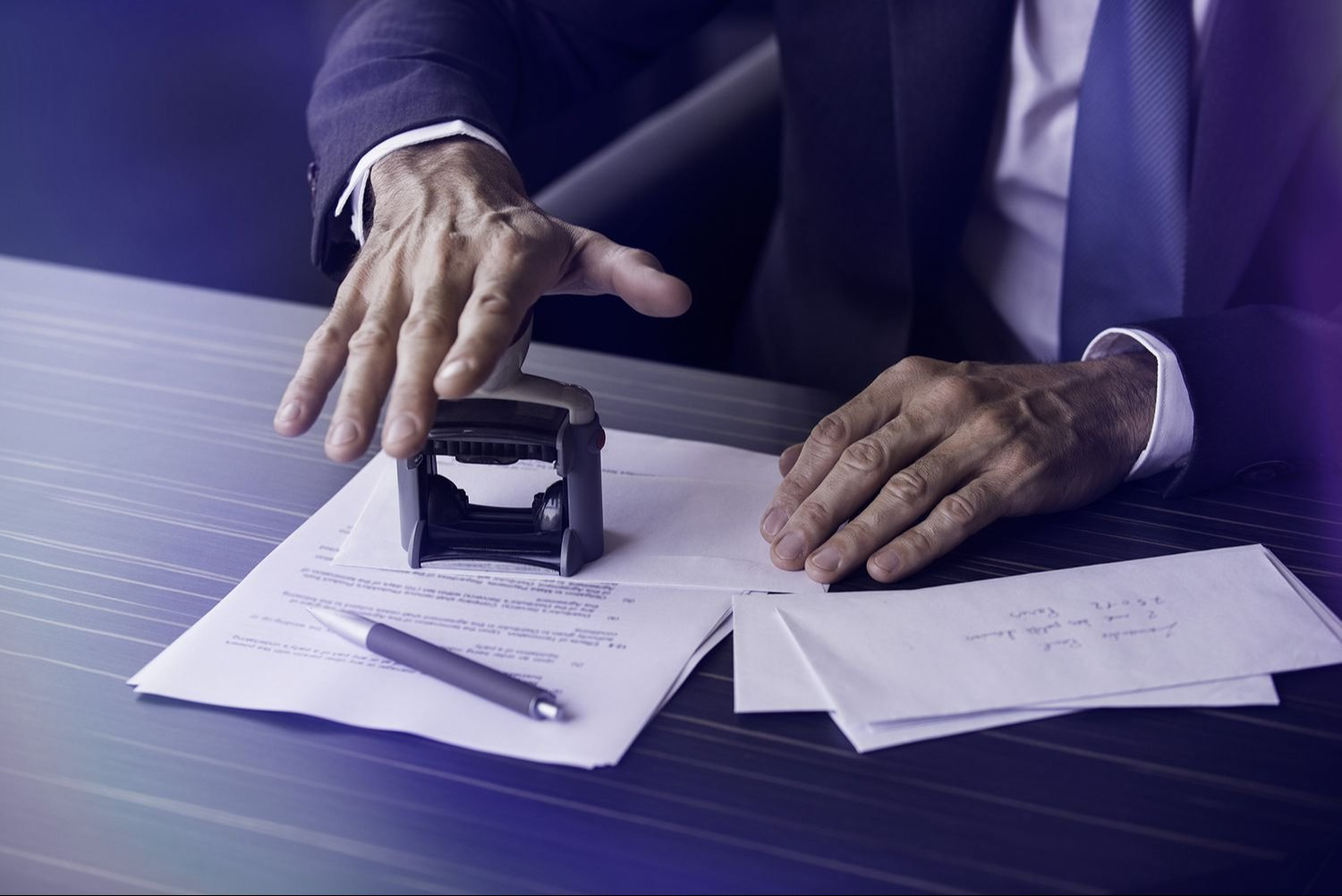 How Virtual Notary Services Make Legal Paperwork Fast and Convenient
